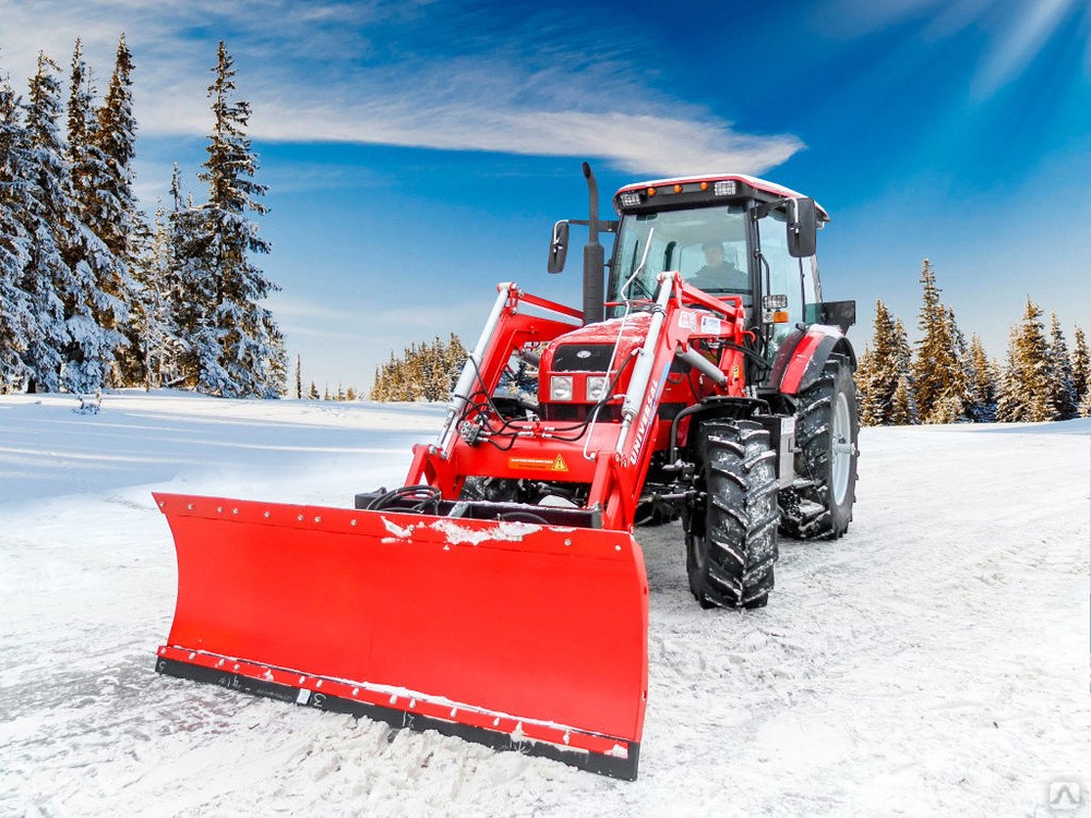 Снегоуборочный отвал для трактора: особенности эксплуатации